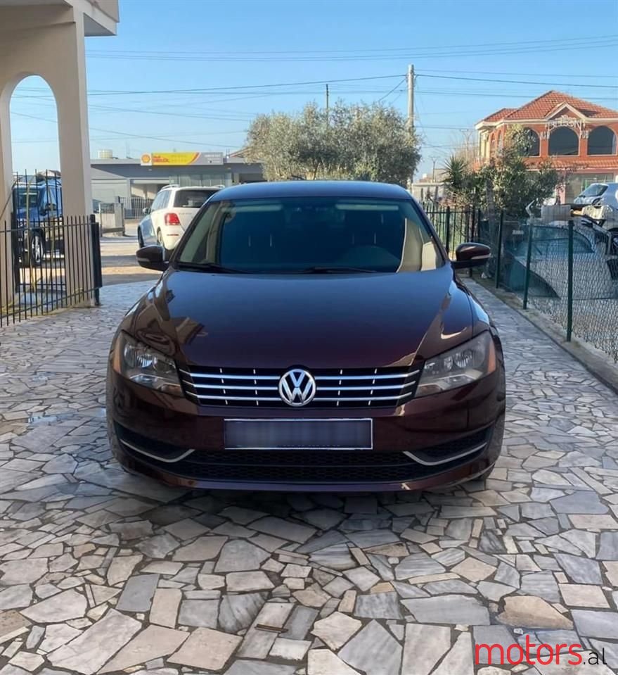 2013' Volkswagen Passat photo #2