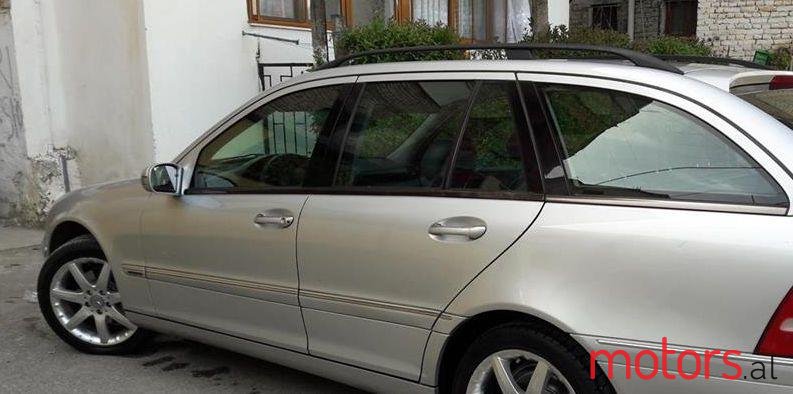 2001' Mercedes-Benz 230 photo #2