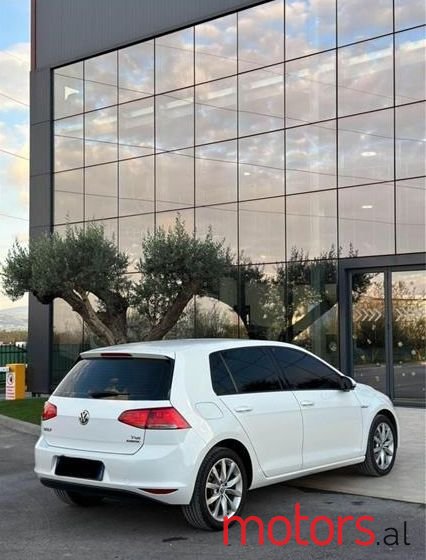 2015' Volkswagen Golf photo #5