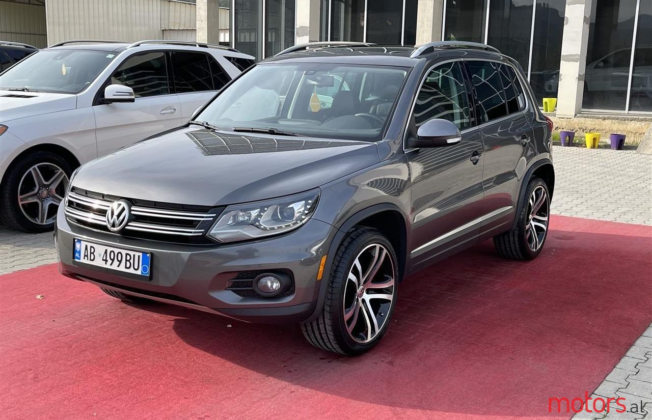 2012' Volkswagen Tiguan photo #1