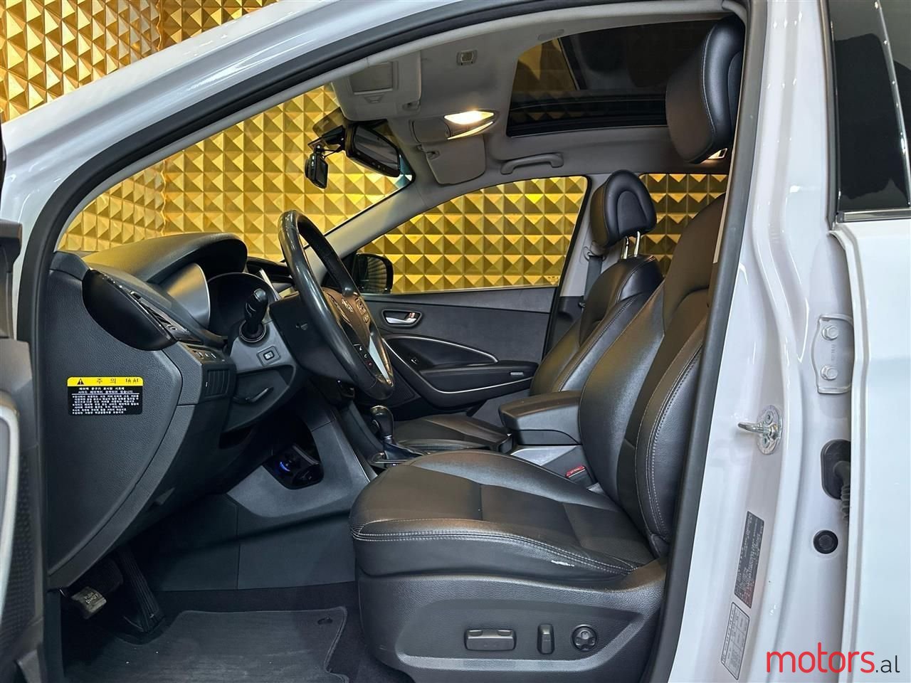 2013' Hyundai Santa Fe photo #4