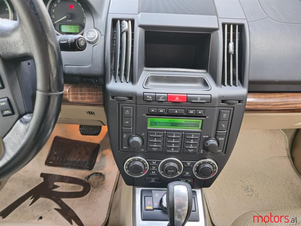 2009' Land Rover Freelander photo #5