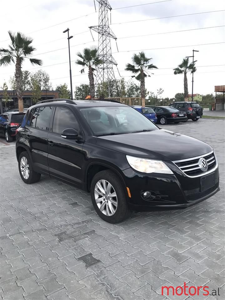 2009' Volkswagen Tiguan photo #2