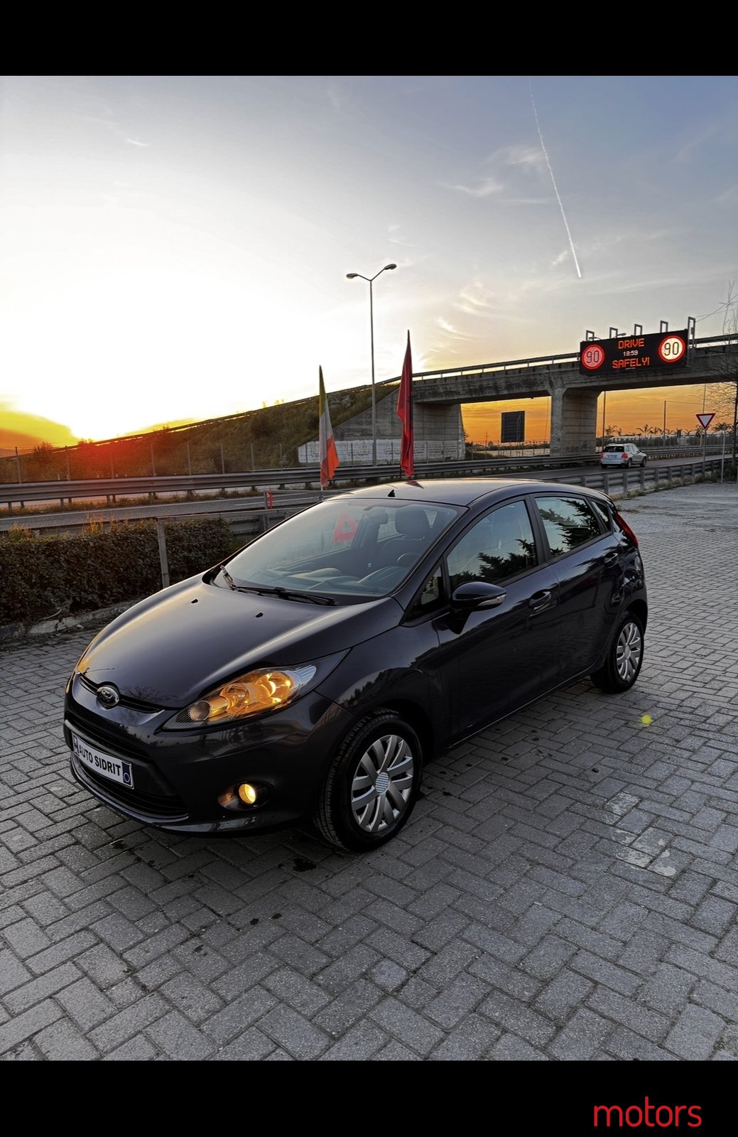 2011' Ford Fiesta photo #1