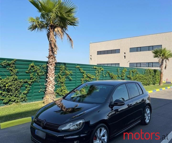 2011' Volkswagen Golf photo #3