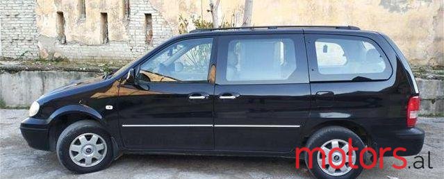2003' Kia Carnival photo #1
