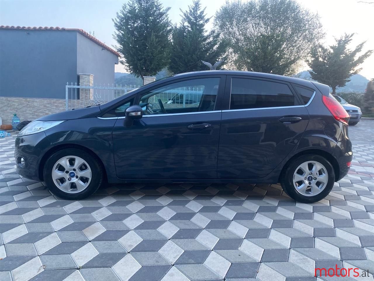 2011' Ford Fiesta photo #1
