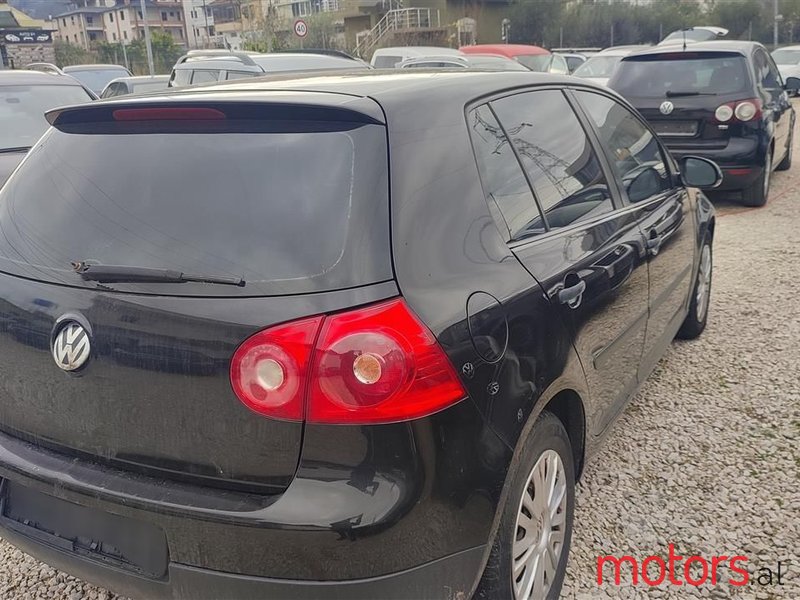 2005' Volkswagen Golf photo #3