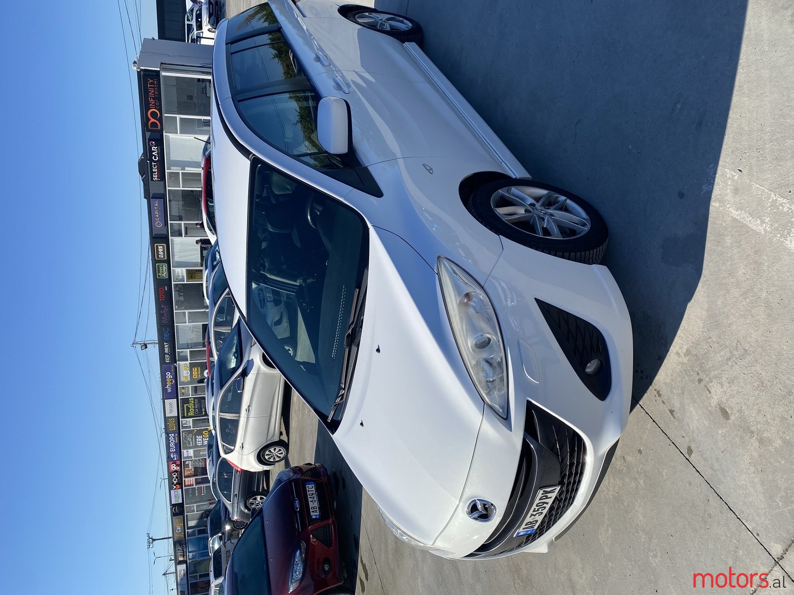 2011' Mazda 5 photo #1