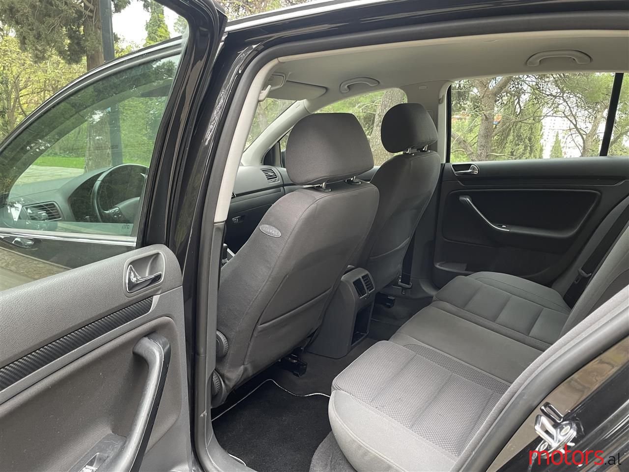 2005' Volkswagen Golf photo #5