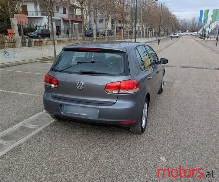 2010' Volkswagen Golf photo #3