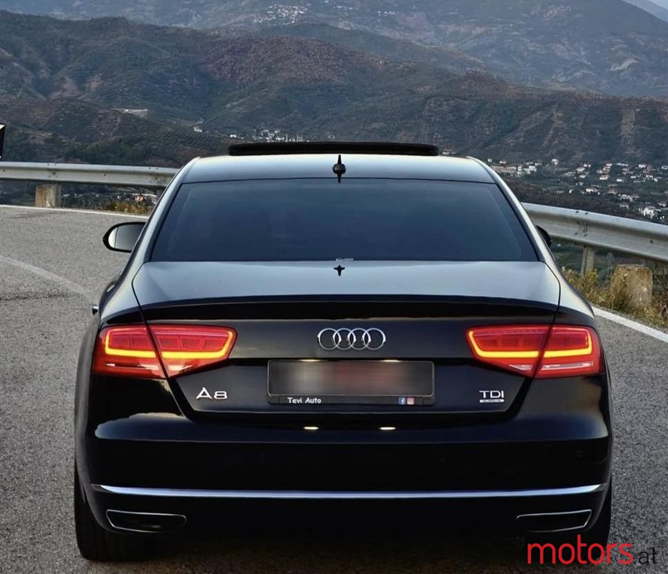 2011' Audi A8 photo #6