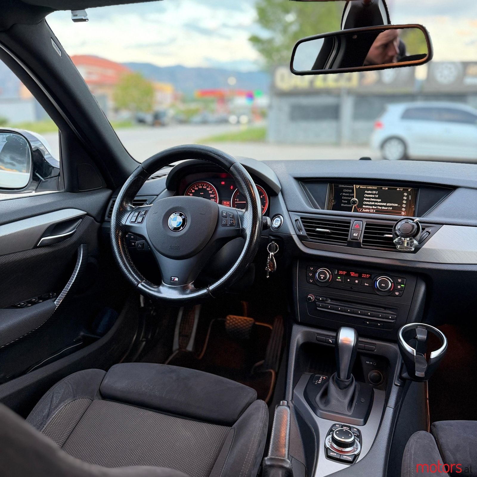 2012' BMW X1 photo #6