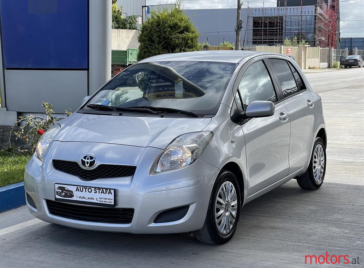 2009' Toyota Yaris photo #1