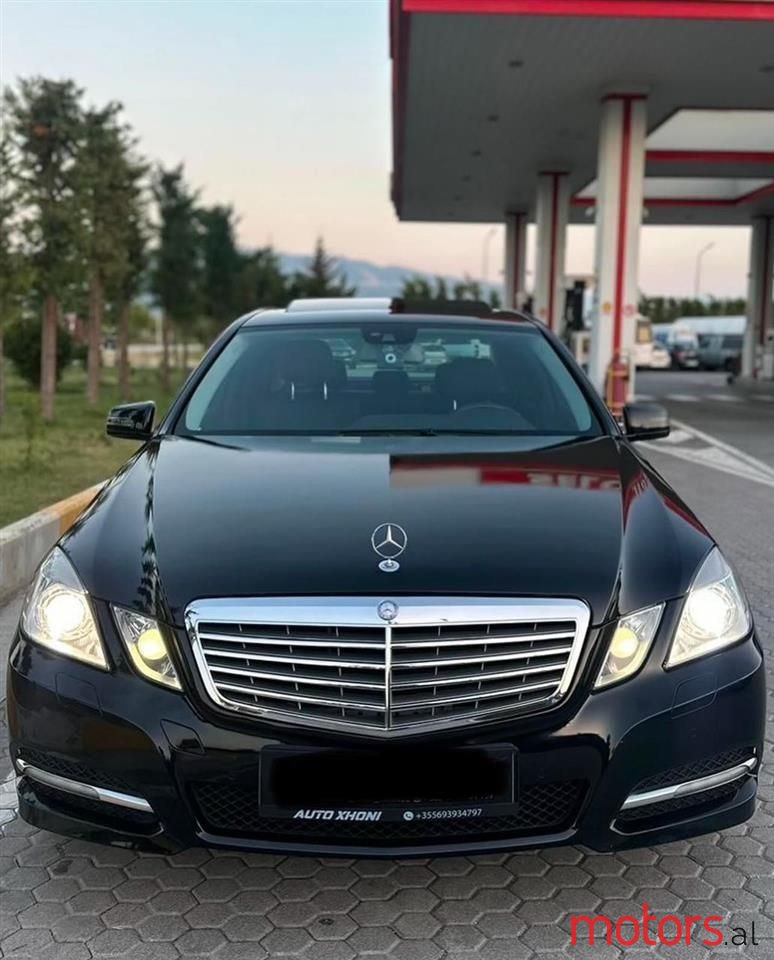 2012' Mercedes-Benz E 220 photo #1