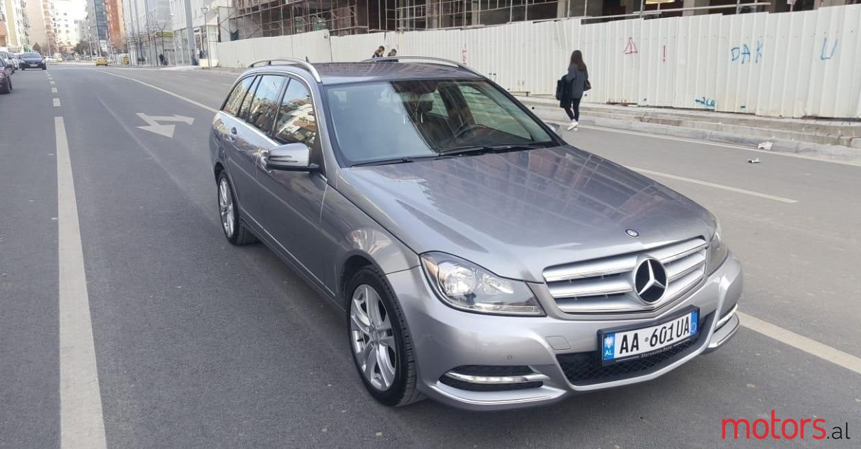 2013' Mercedes-Benz C 200 photo #1