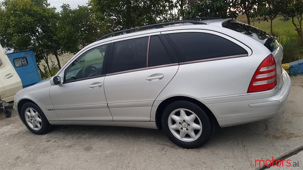 2004' Mercedes-Benz 220 photo #1