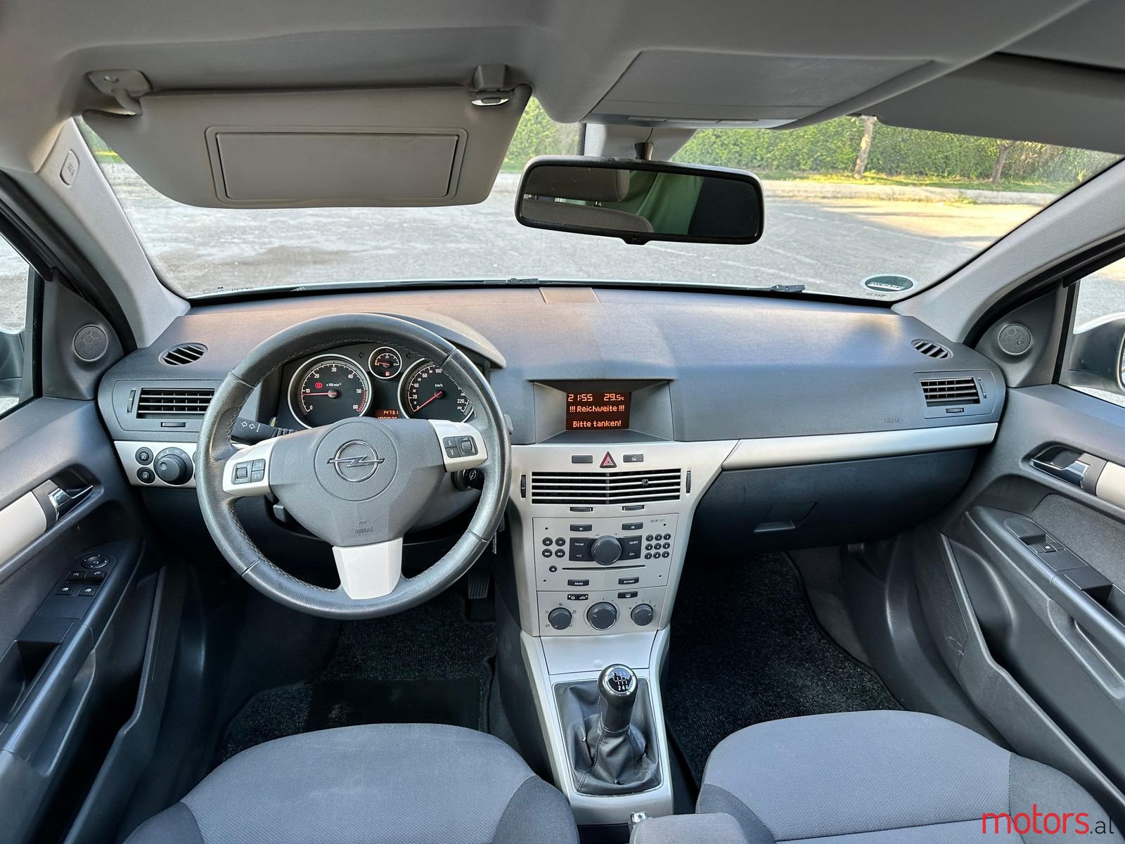 2008' Opel Astra photo #6