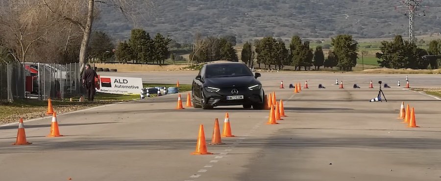 Mercedes EQE Performs Better Than EQS In Moose Test