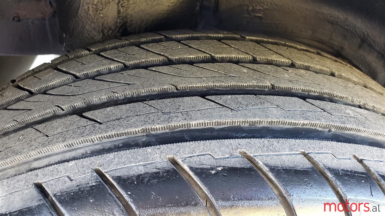 2008' Mitsubishi Outlander photo #4