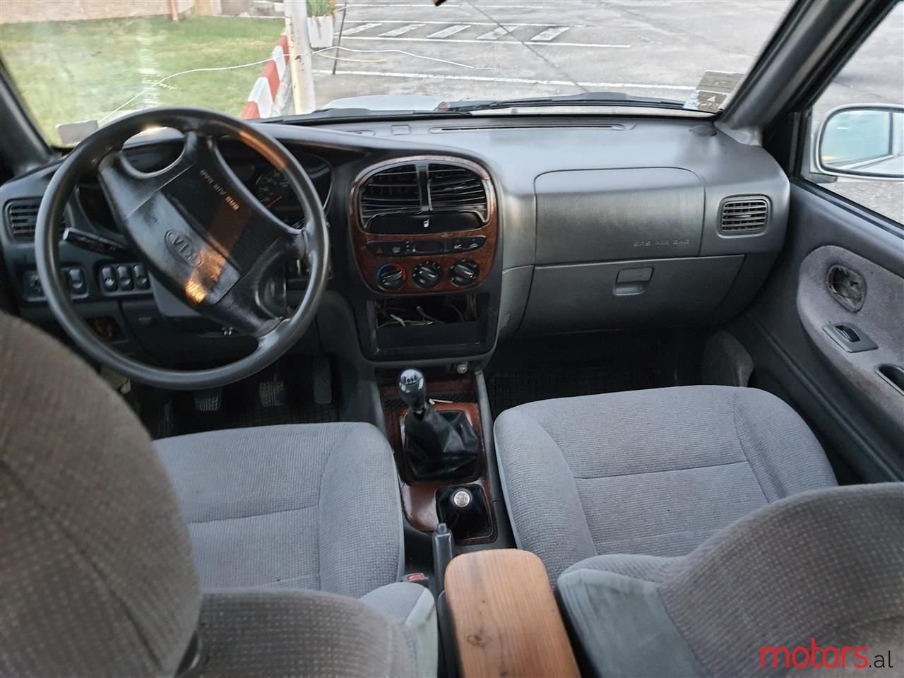 2001' Kia Sportage photo #2