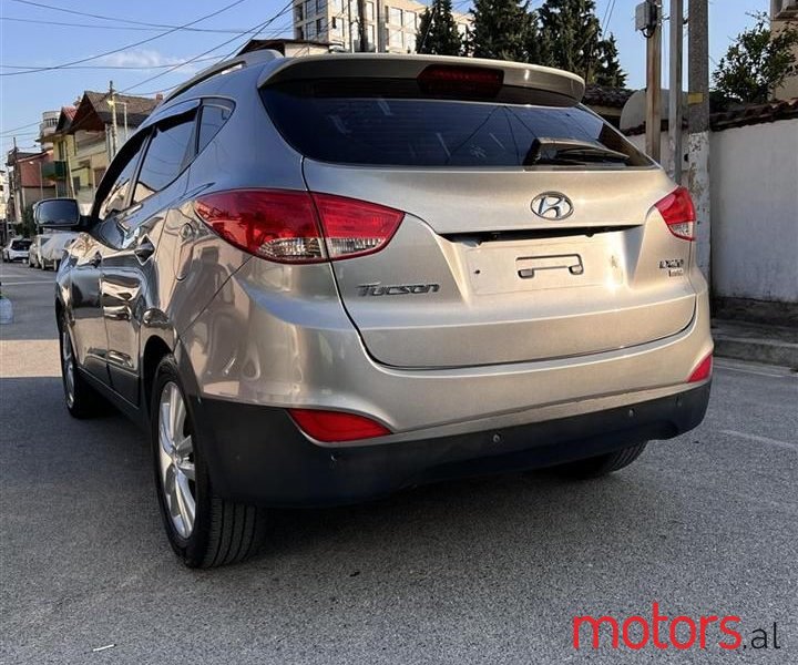 2010' Hyundai Tucson photo #5