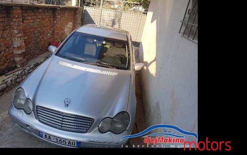 2001' Mercedes-Benz C-Class photo #2