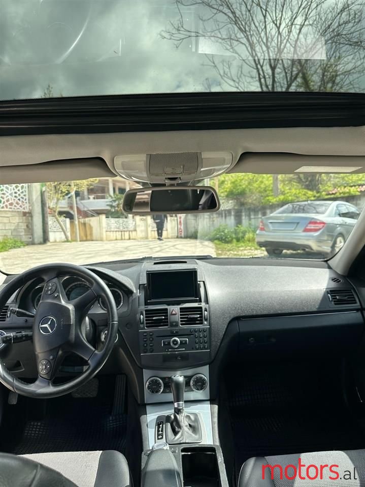 2011' Mercedes-Benz C 250 photo #3