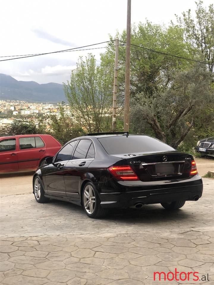 2012' Mercedes-Benz C 300 photo #6
