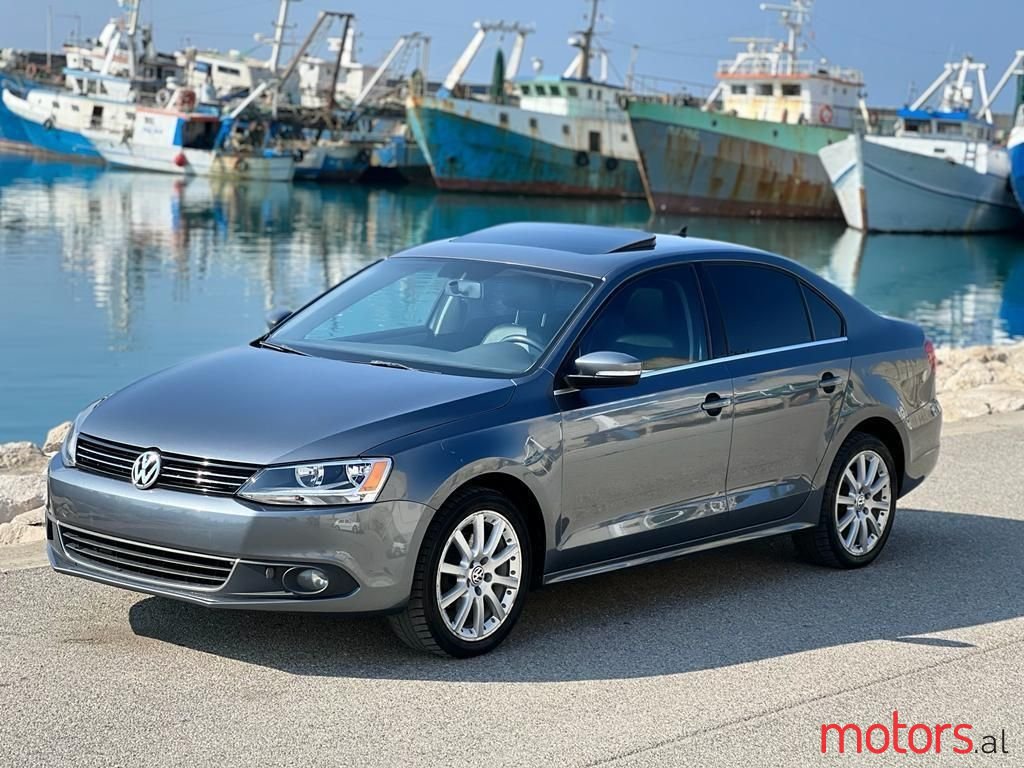 2012' Volkswagen Jetta photo #4