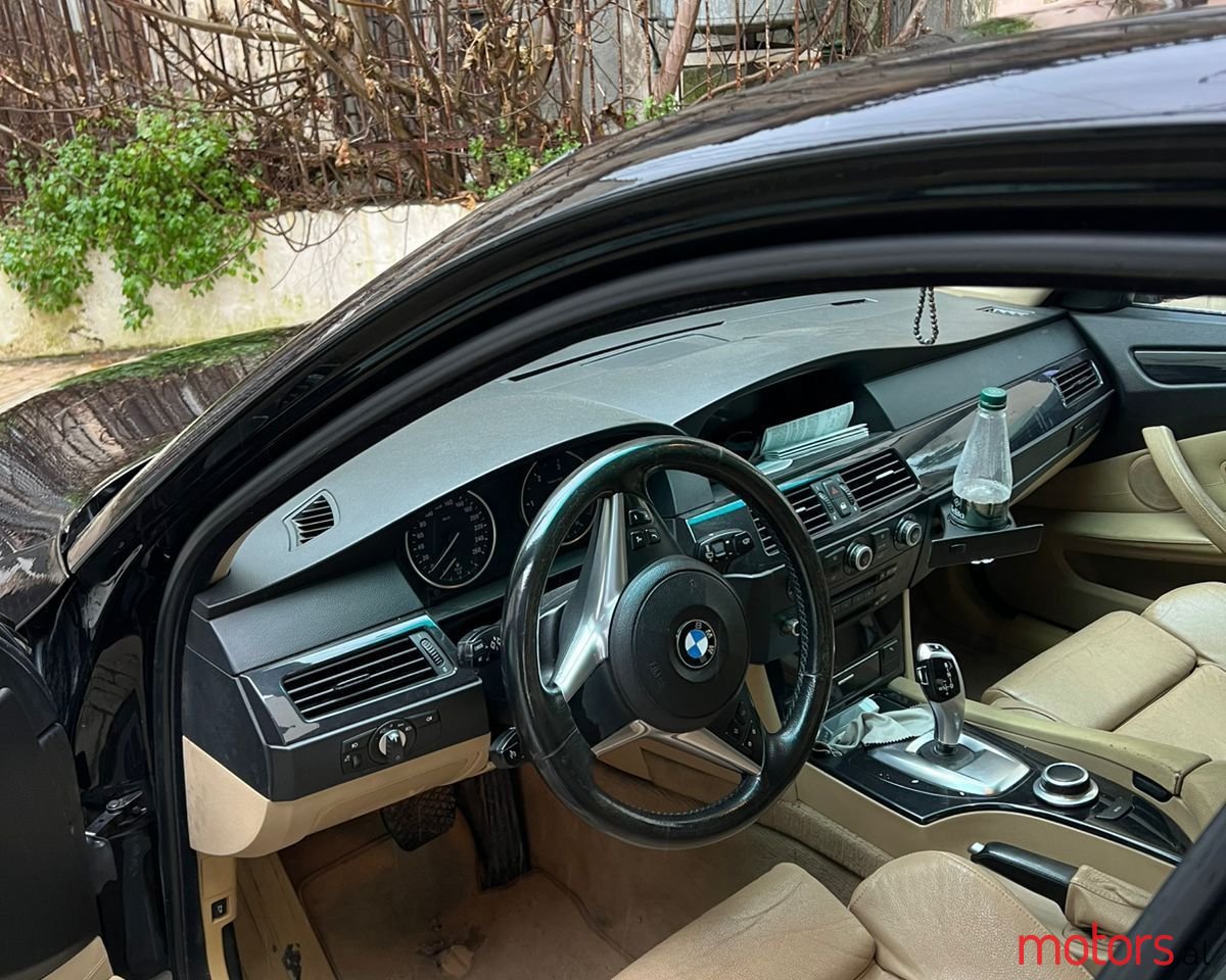 2009' BMW 520 photo #4