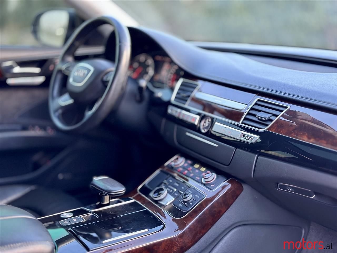 2014' Audi A8 photo #5