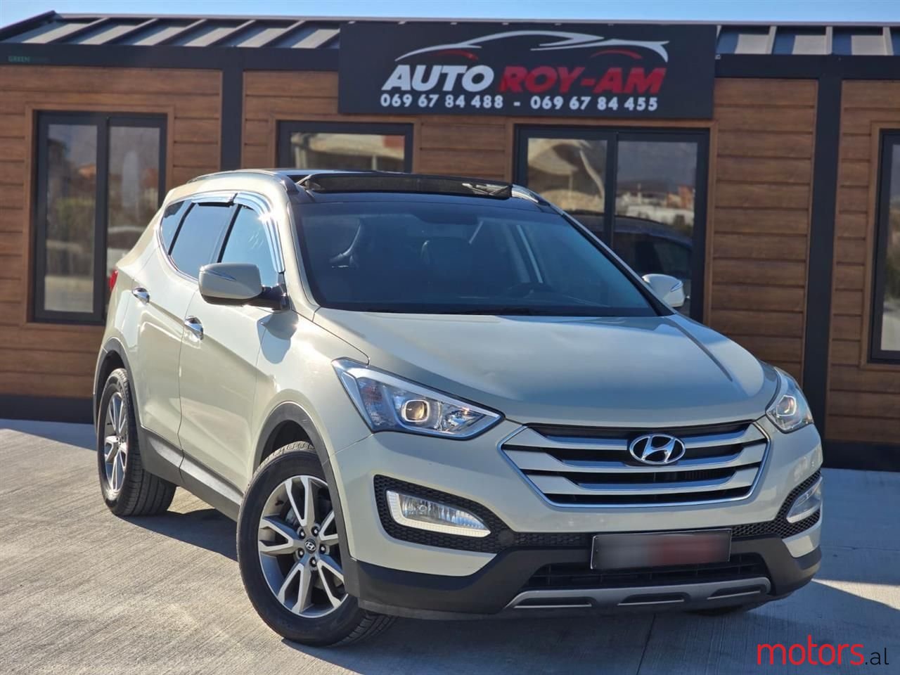 2012' Hyundai Santa Fe photo #1