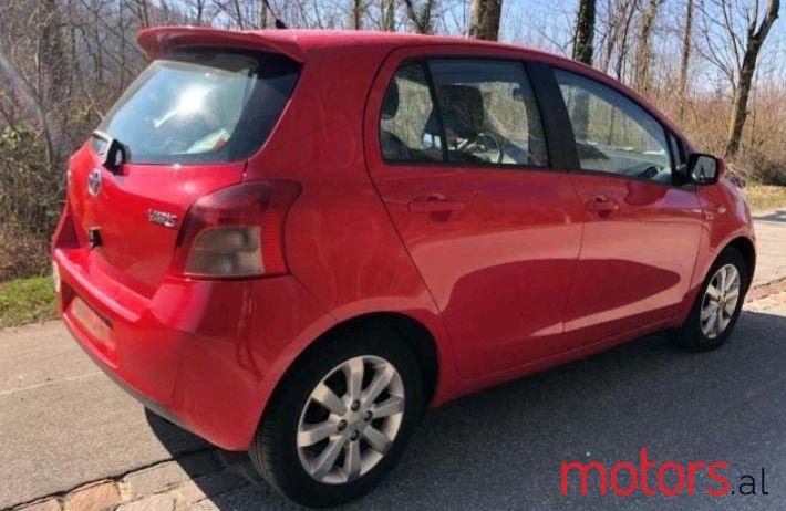2008' Toyota Yaris photo #1