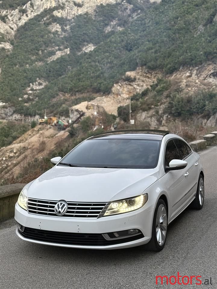 2013' Volkswagen Passat photo #1