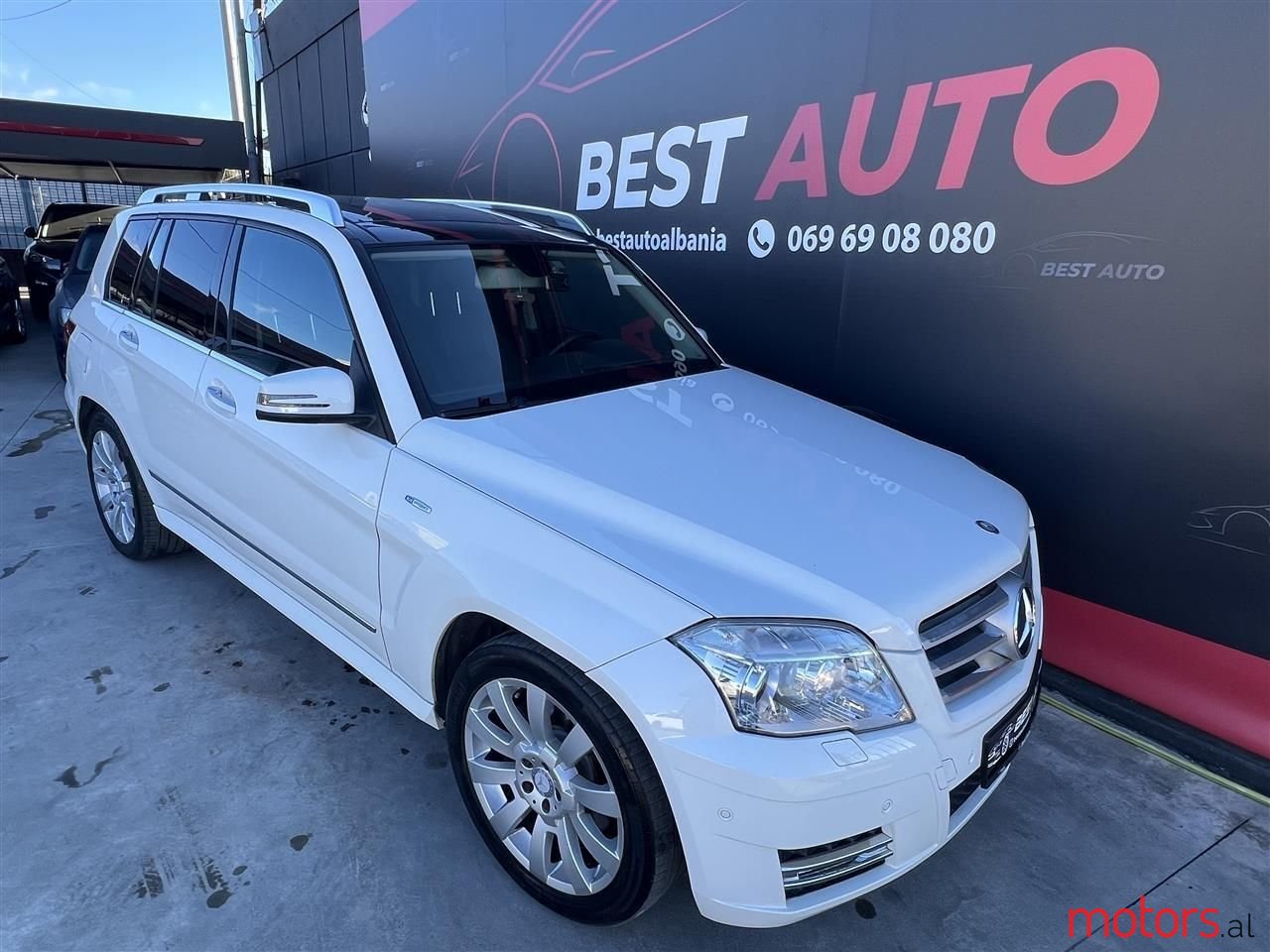 2011' Mercedes-Benz GLK 250 photo #5