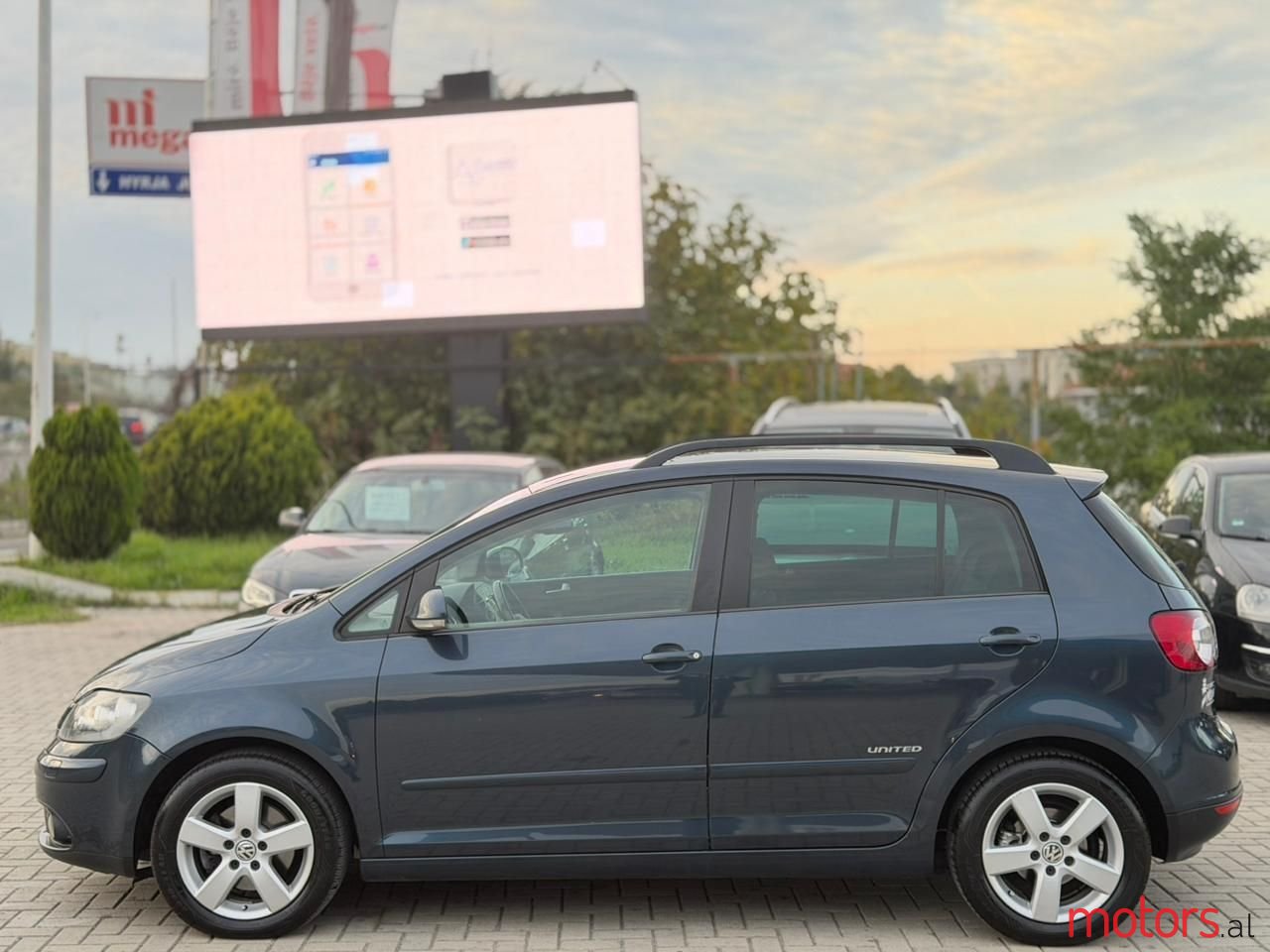 2008' Volkswagen Golf Plus photo #4