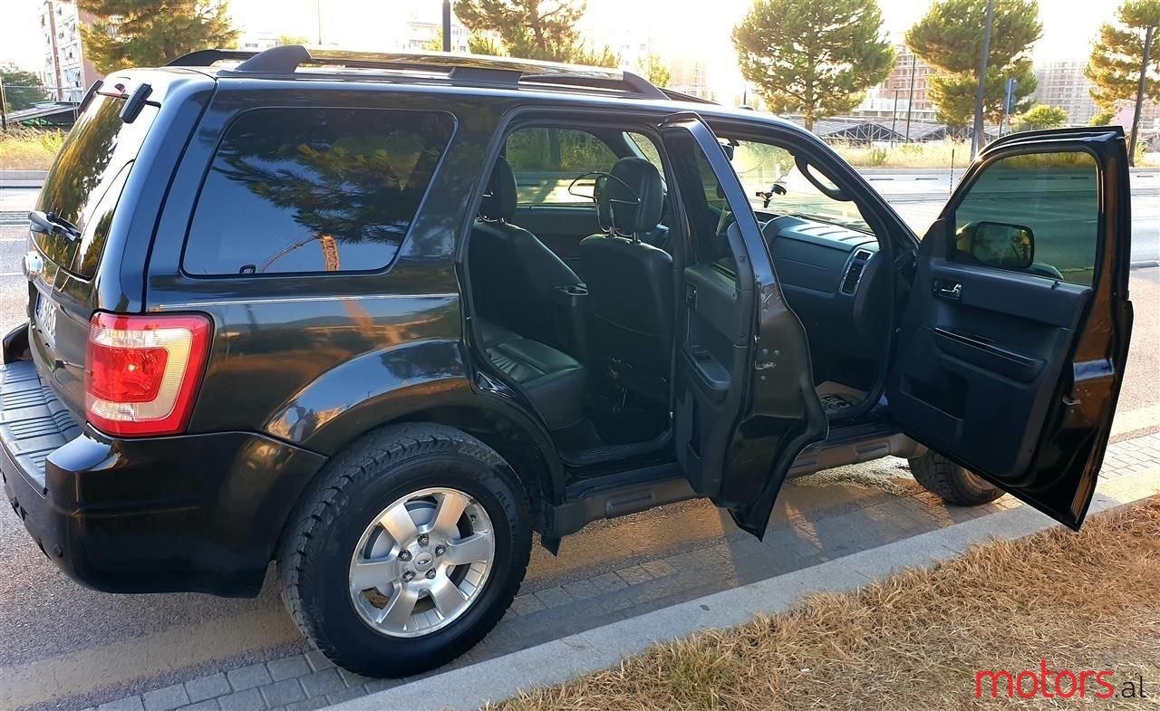 2011' Ford Escape photo #3