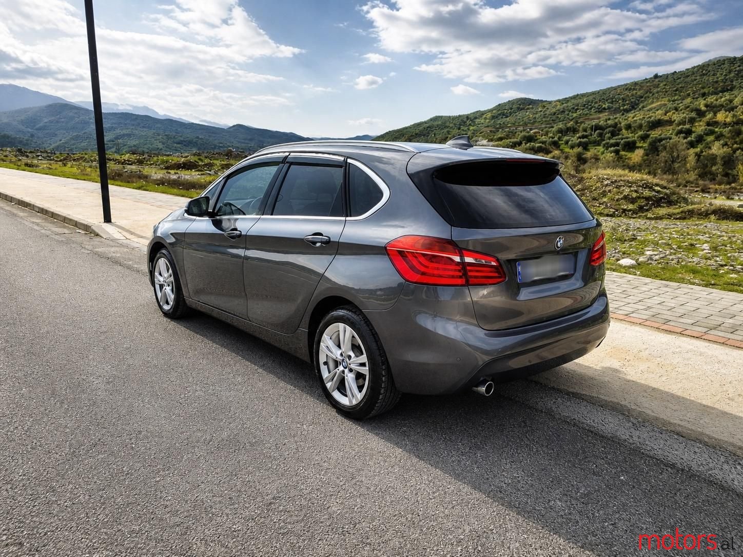 2015' BMW 218 photo #2