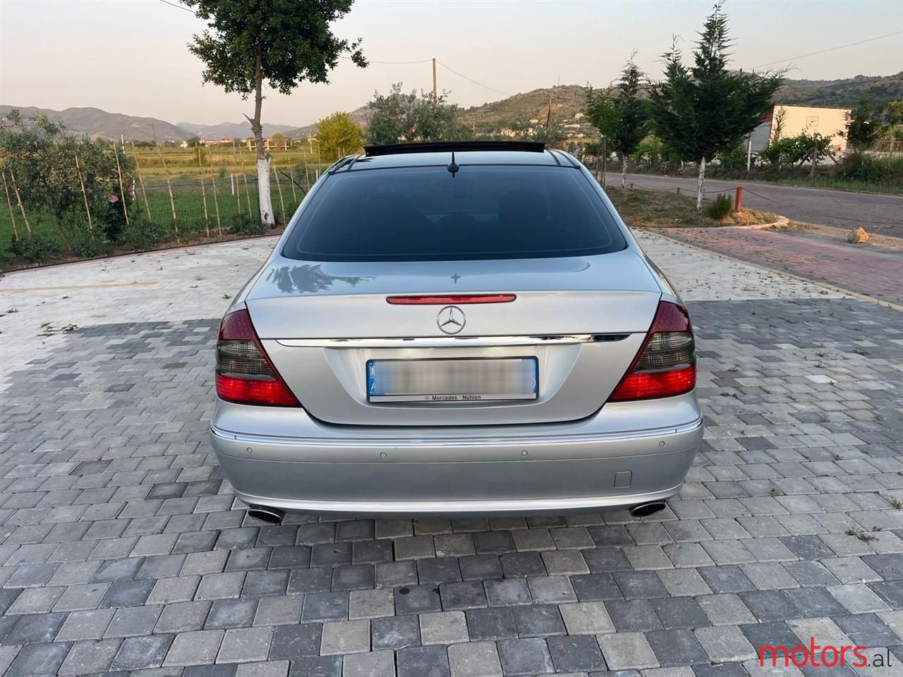 2008' Mercedes-Benz 320 photo #2