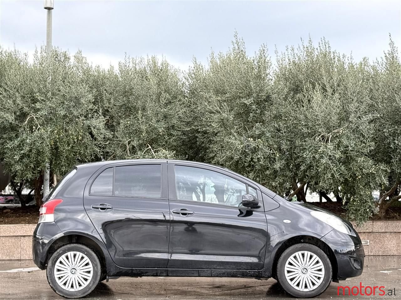 2012' Toyota Yaris photo #5