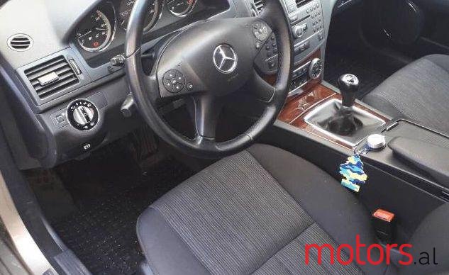 2009' Mercedes-Benz C-Class photo #2