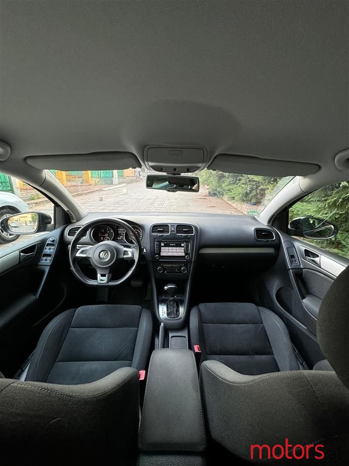 2010' Volkswagen Golf photo #5