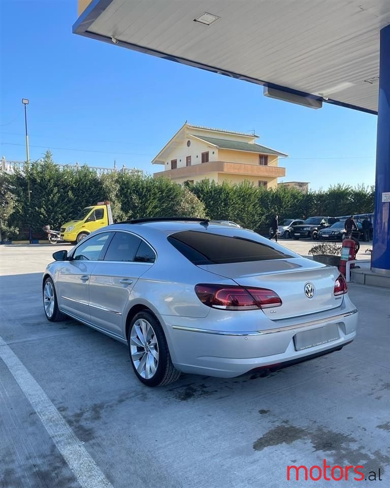 2013' Volkswagen Passat photo #3