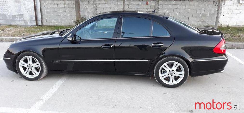 2008' Mercedes-Benz E 320 photo #1