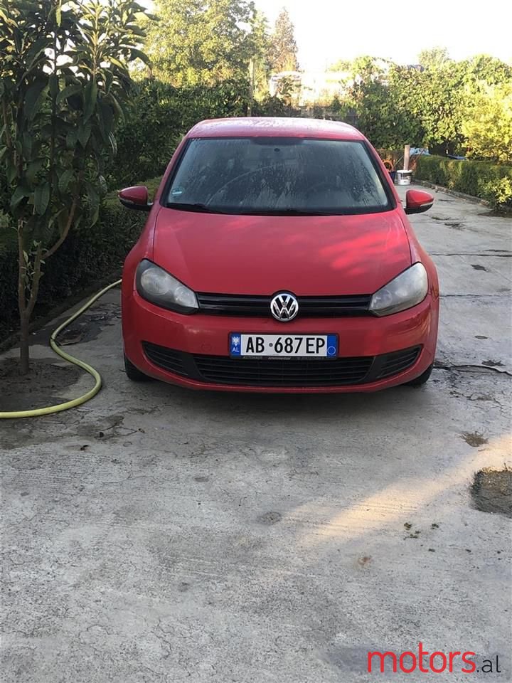 2010' Volkswagen Golf photo #1