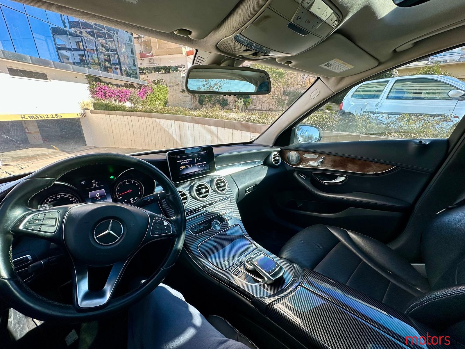 2015' Mercedes-Benz 300 photo #4