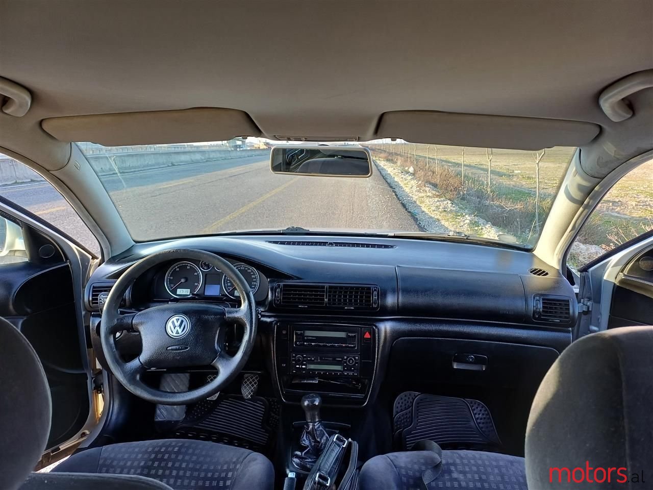 2003' Volkswagen Passat photo #3