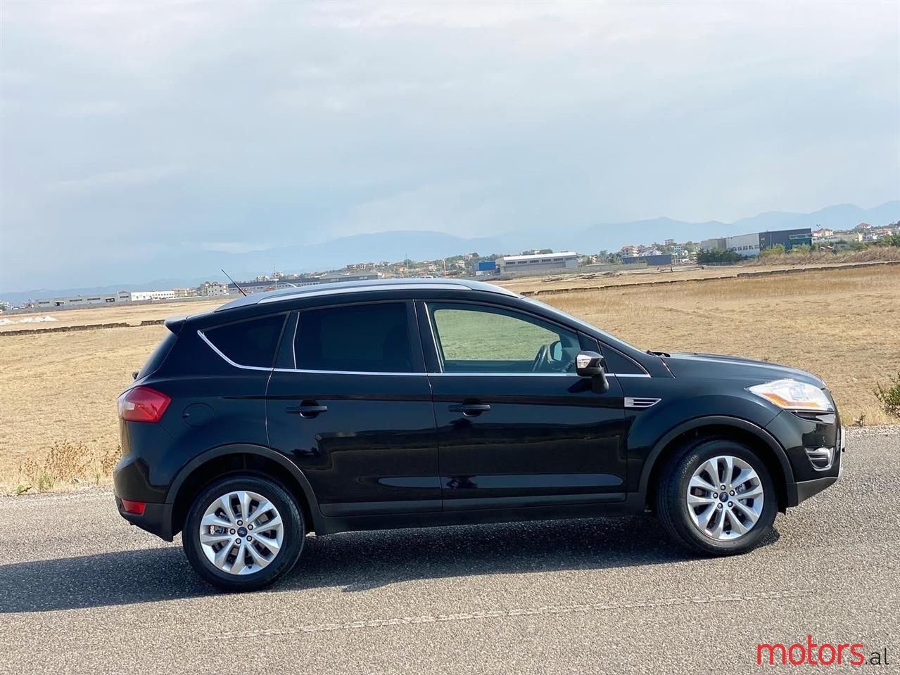 2011' Ford Kuga photo #5