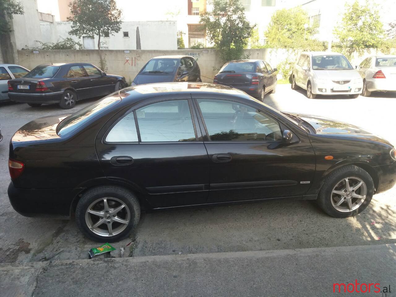2005' Nissan Almera Black photo #2
